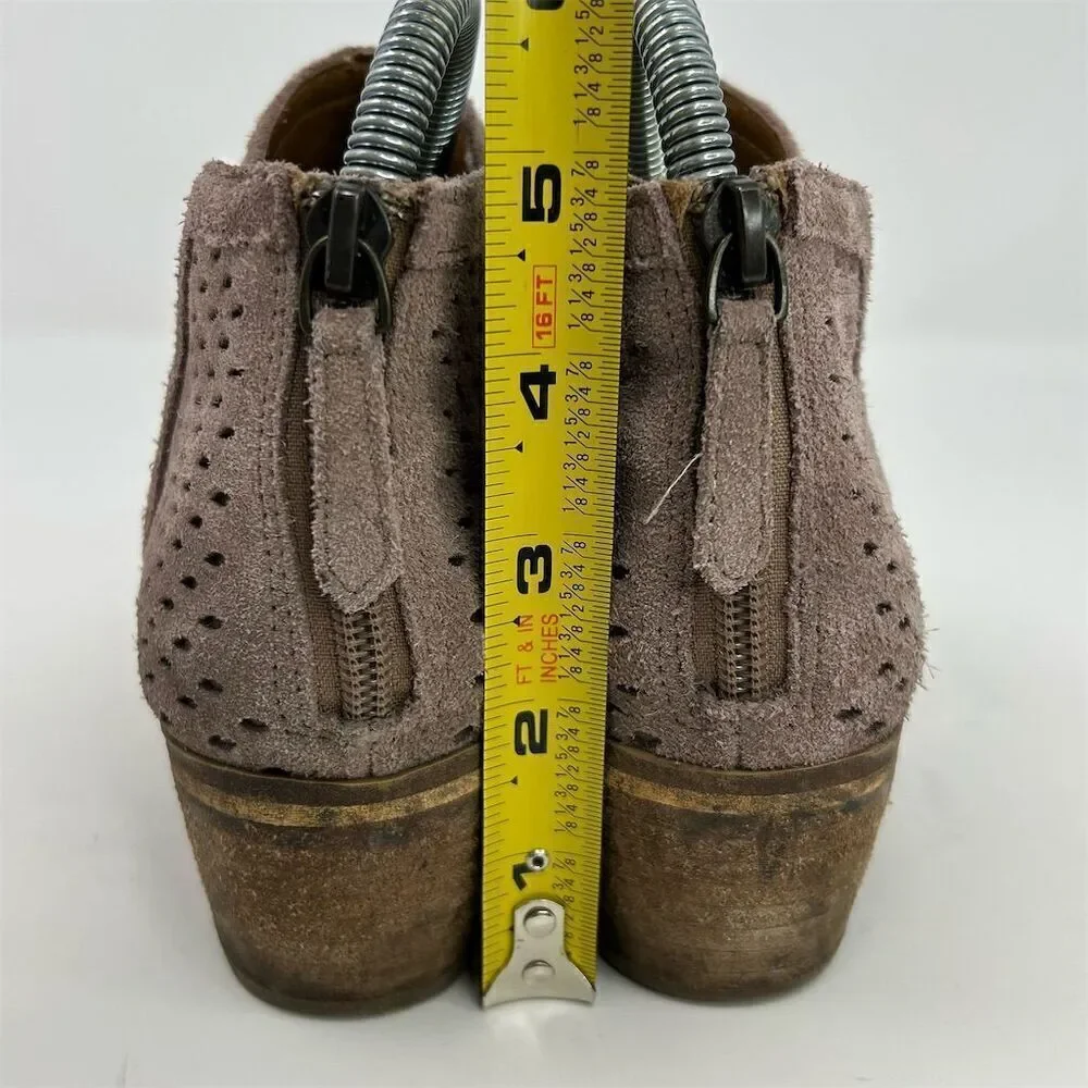 Susina Light Pink Purple Perforated Suede Bootie Size 6M Casual Fall Back Zipper